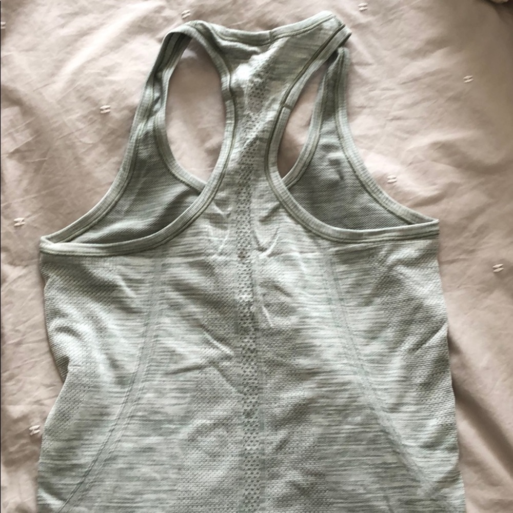 Lululemon Swiftly Razorback